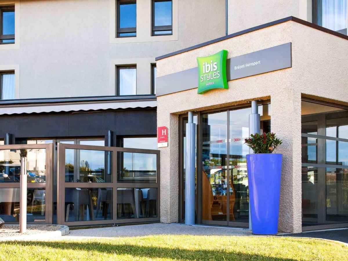 Ibis Styles Clermont-Ferrand Aeroport Exterior foto